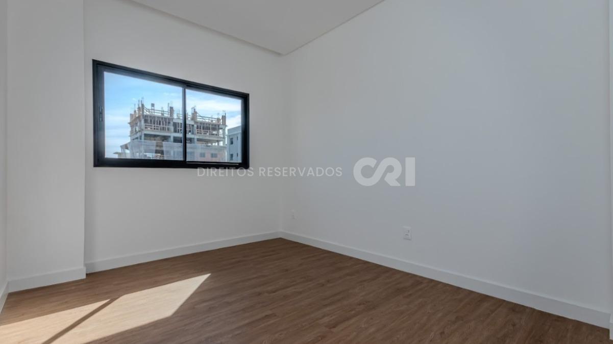 Apartamento com 3 suítes no Edifício Dom Lucca em Perequê, Porto Belo