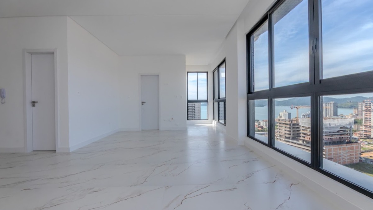 Apartamento com 3 suítes no Edifício Dom Lucca em Perequê, Porto Belo