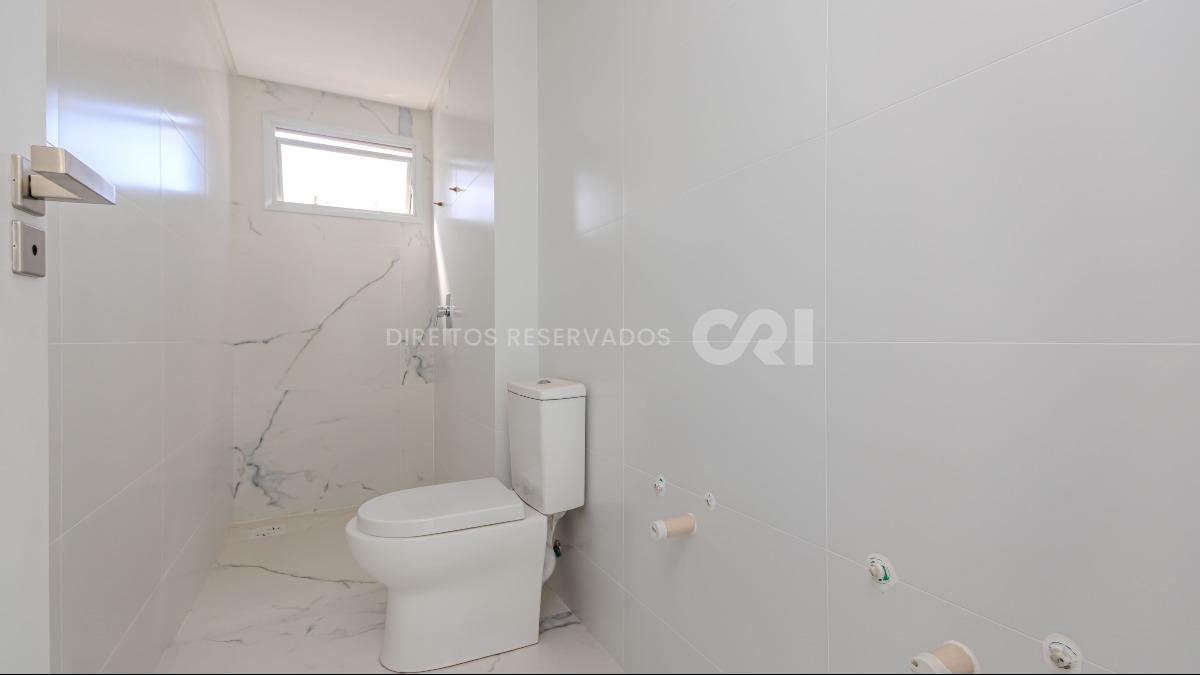 Apartamento com 3 suítes no Edifício Ilhas Maurício na Meia Praia em Itapema