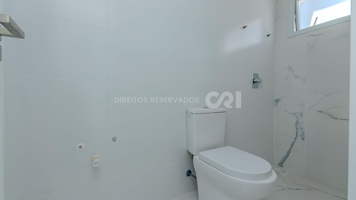 Apartamento com 3 suítes no Edifício Ilhas Maurício na Meia Praia em Itapema