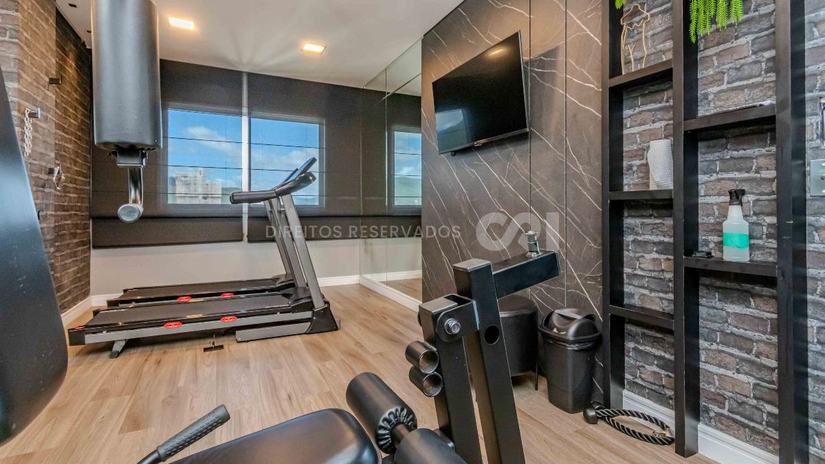 Apartamento com 3 suítes no Edifício Ilhas Maurício na Meia Praia em Itapema