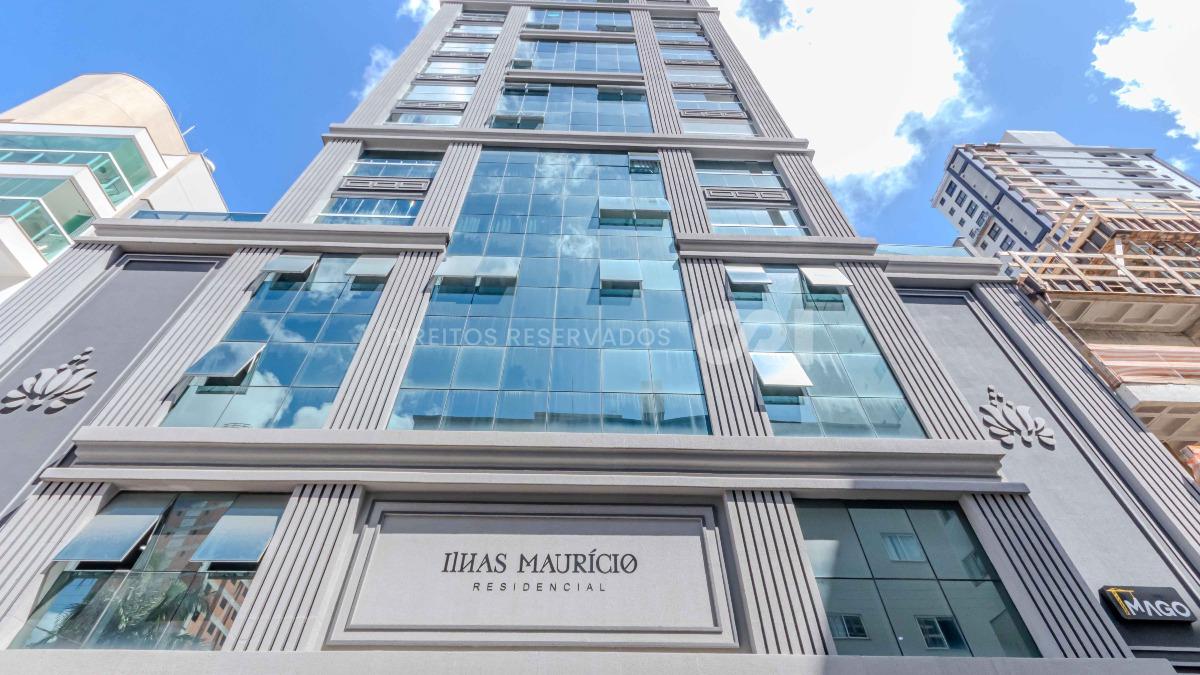 Apartamento com 3 suítes no Edifício Ilhas Maurício na Meia Praia em Itapema