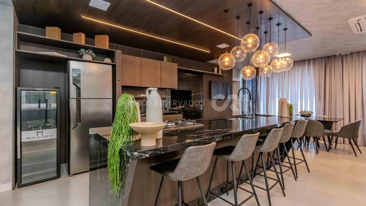 Apartamento com 3 suítes no Edifício Ilhas Maurício na Meia Praia em Itapema