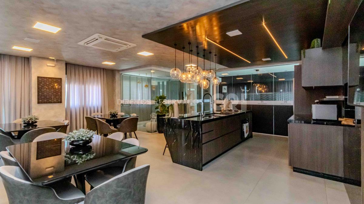 Apartamento com 3 suítes no Edifício Ilhas Maurício na Meia Praia em Itapema