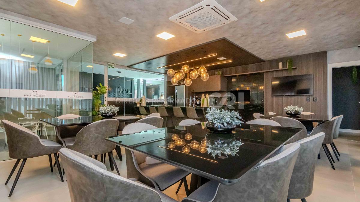 Apartamento com 3 suítes no Edifício Ilhas Maurício na Meia Praia em Itapema