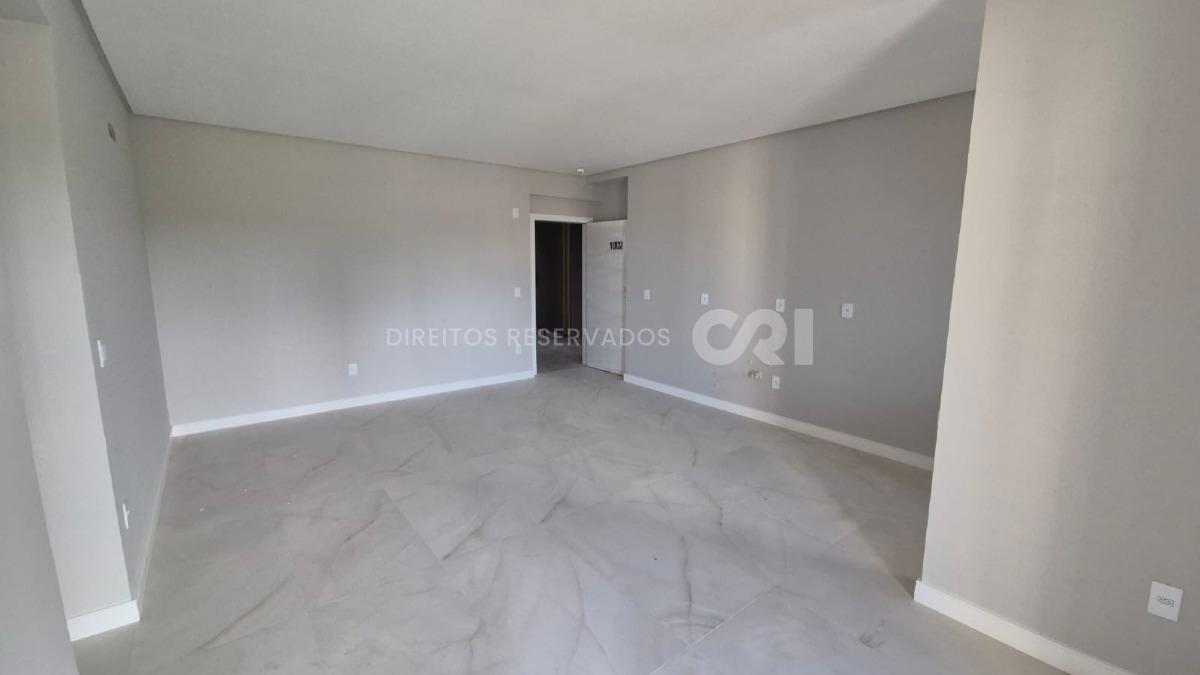 Apartamento com 2 dormitórios no edifício Manu Bay na Praia Brava em Itajaí