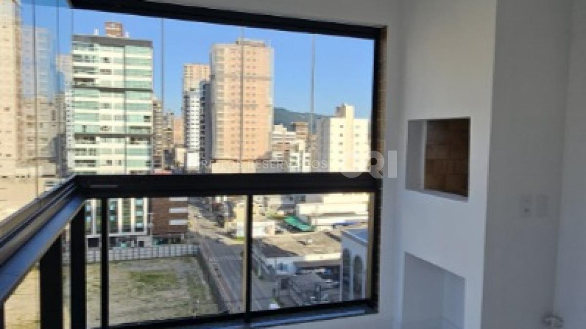 Apartamento com 2 suítes no Edifício Cartago em Meia Praia Itapema