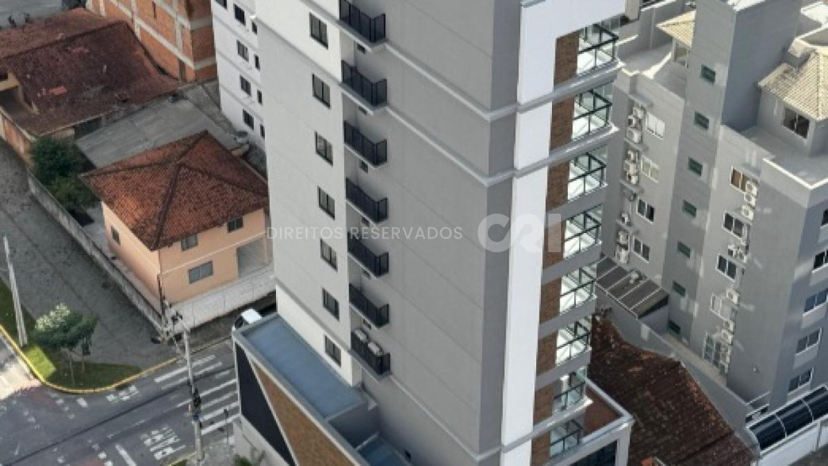 Apartamento com 2 suítes no Edifício Cartago em Meia Praia Itapema