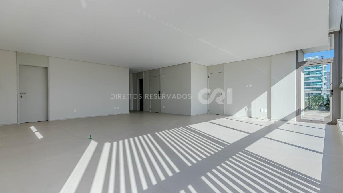 Cobertura duplex com 3 suítes no Edifício In Exclusive Home na Praia Brava em Itajaí