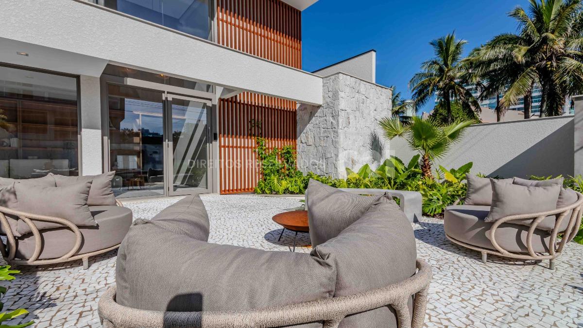 Cobertura duplex com 3 suítes no Edifício In Exclusive Home na Praia Brava em Itajaí