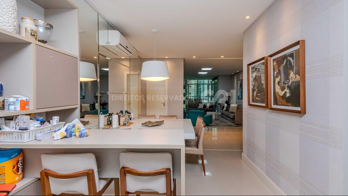 Apartamento com 3 suítes no Edifício Cartagena no Centro em Balneário Camboriú