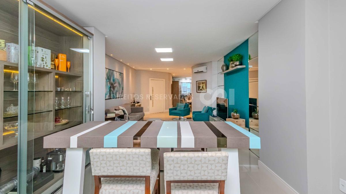 Apartamento com 3 suítes no Edifício Cartagena no Centro em Balneário Camboriú