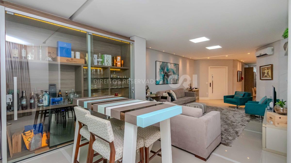 Apartamento com 3 suítes no Edifício Cartagena no Centro em Balneário Camboriú