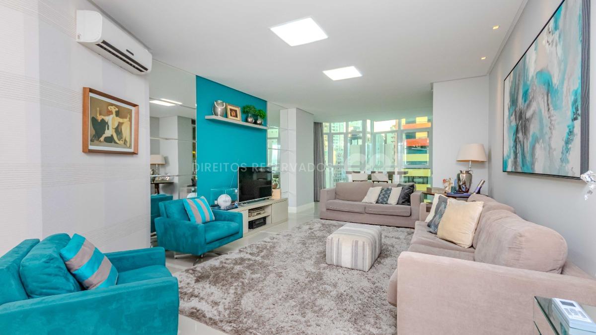 Apartamento com 3 suítes no Edifício Cartagena no Centro em Balneário Camboriú