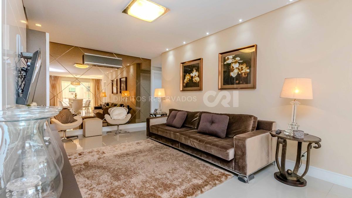 Apartamento com 3 suítes no Residencial Isabela em Meia Praia, Itapema
