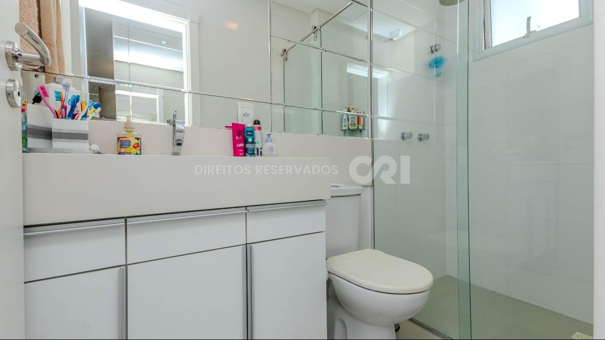 Apartamento com 3 suítes no Residencial Isabela em Meia Praia, Itapema