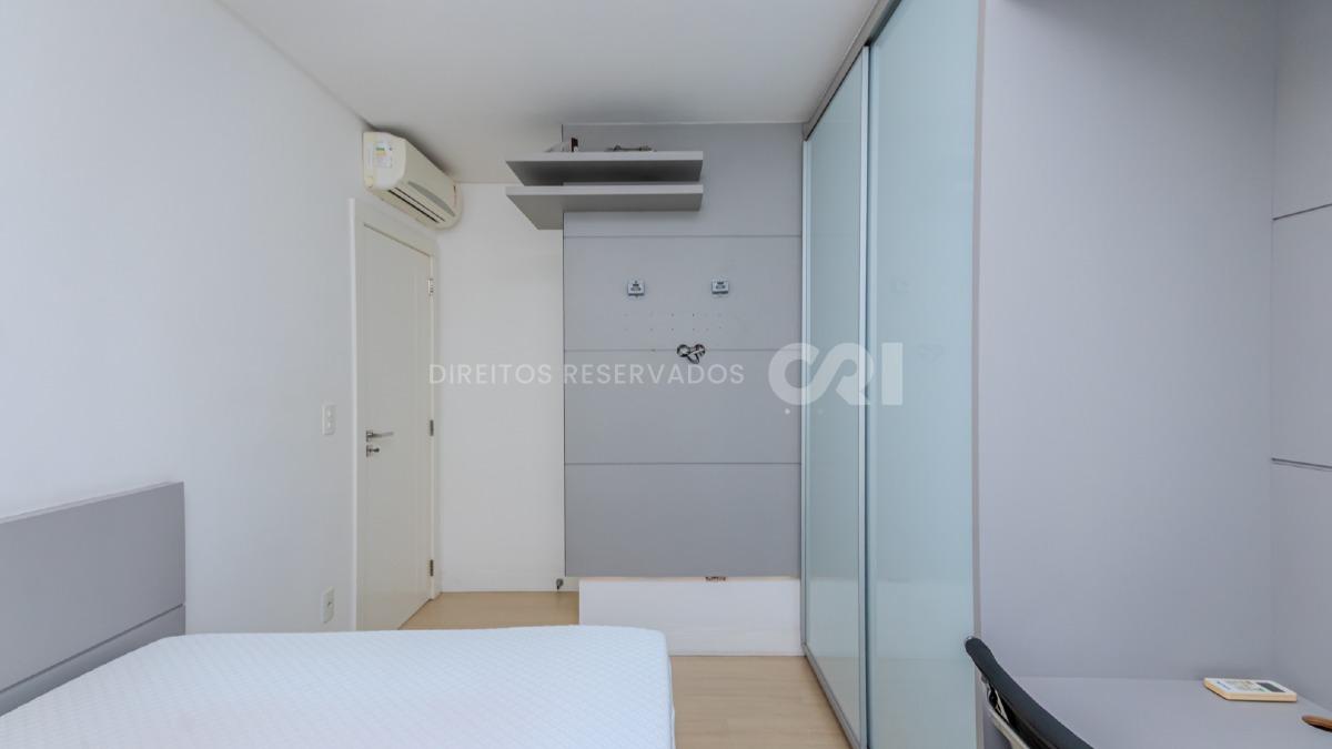 Apartamento mobiliado com 4 quartos no Edifício Imperial Tower no Centro de Balneário Camboriú