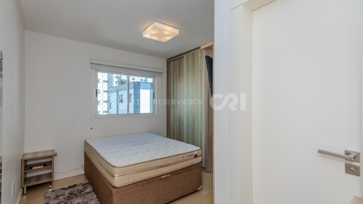 Apartamento mobiliado com 4 quartos no Edifício Imperial Tower no Centro de Balneário Camboriú