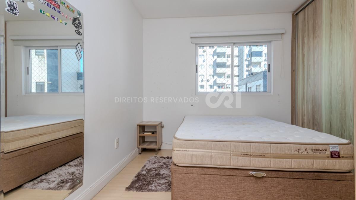 Apartamento mobiliado com 4 quartos no Edifício Imperial Tower no Centro de Balneário Camboriú