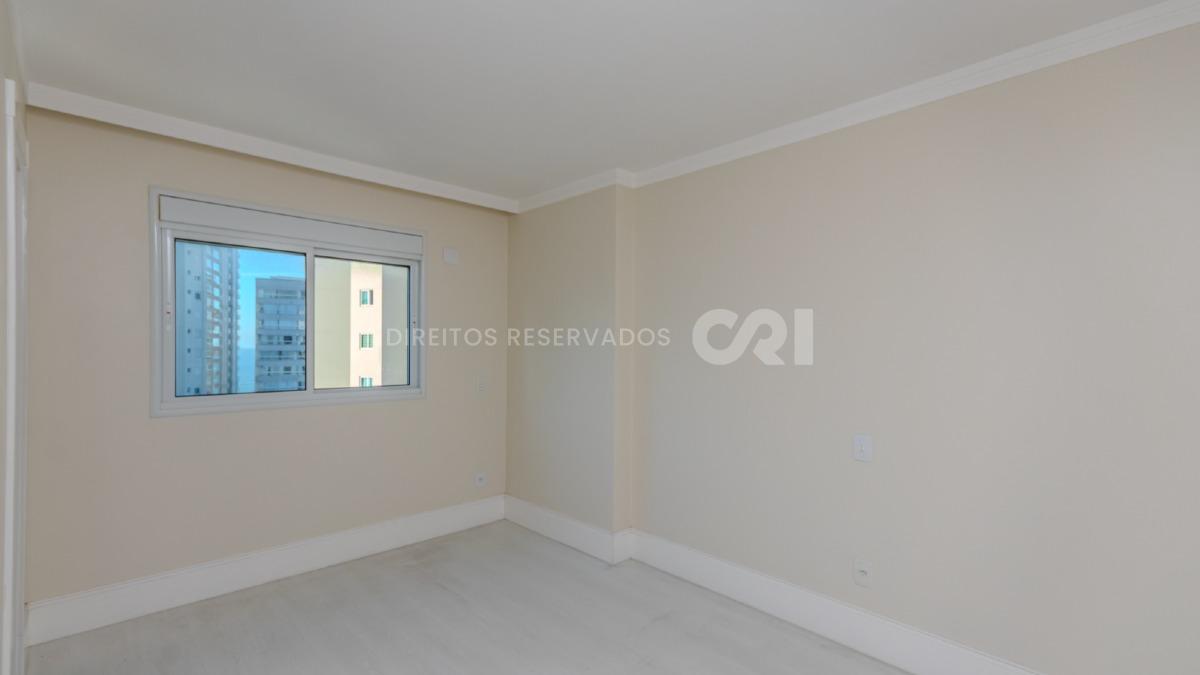 Apartamento no Edifício Le Majestic com 3 suítes no Centro em Balneário Camboriú