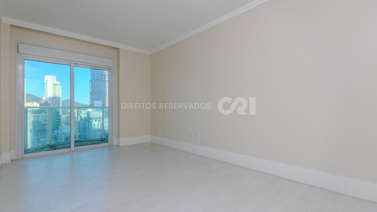 Apartamento no Edifício Le Majestic com 3 suítes no Centro em Balneário Camboriú