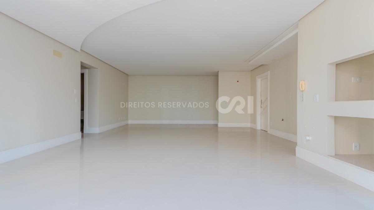 Apartamento no Edifício Le Majestic com 3 suítes no Centro em Balneário Camboriú
