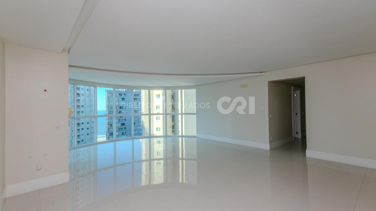 Apartamento no Edifício Le Majestic com 3 suítes no Centro em Balneário Camboriú