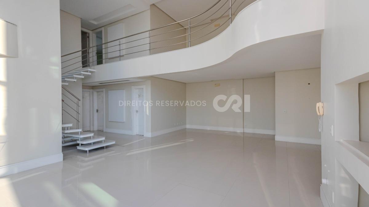 Apartamento duplex com 4 suítes no Edifício Le Majestic no Centro de Balneário Camboriú