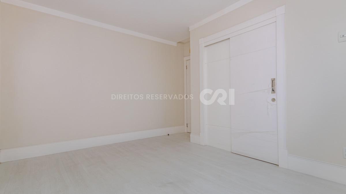 Apartamento duplex com 4 suítes no Edifício Le Majestic no Centro de Balneário Camboriú