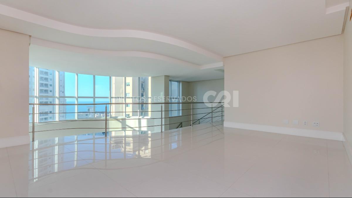 Apartamento duplex com 4 suítes no Edifício Le Majestic no Centro de Balneário Camboriú