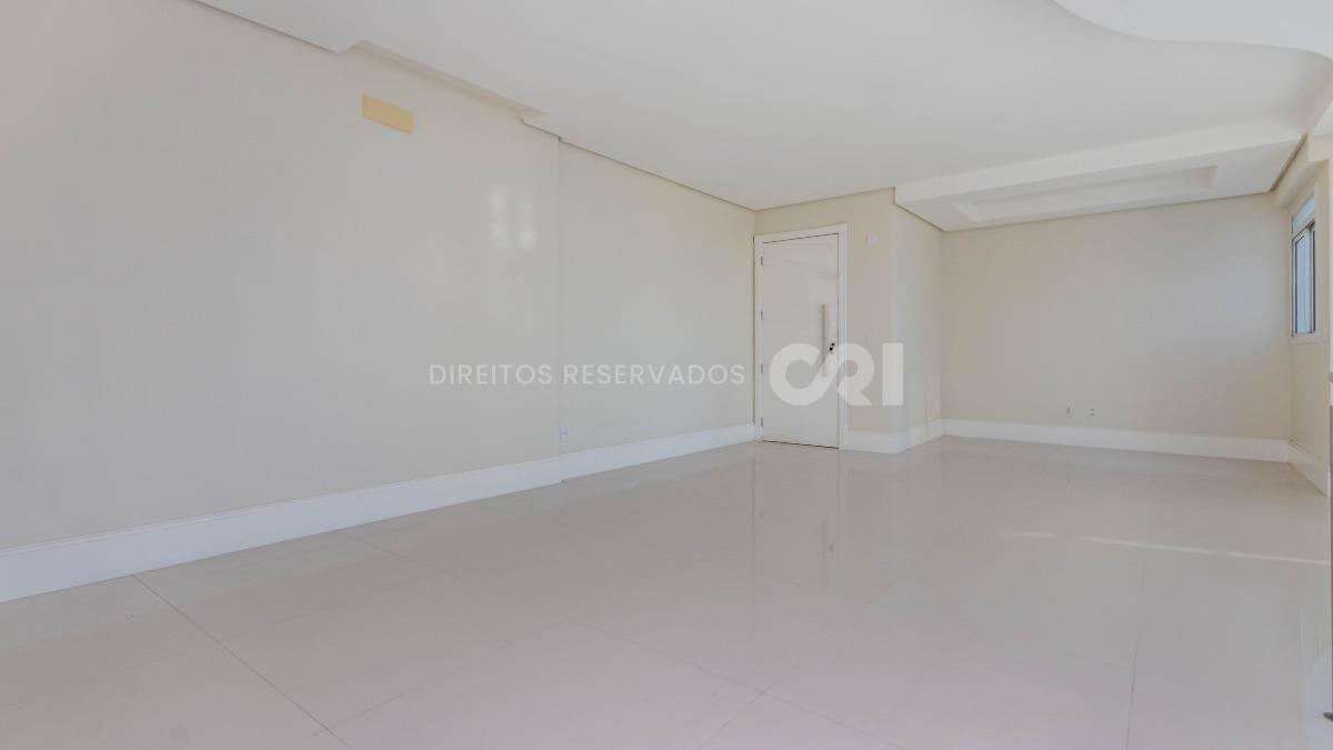 Apartamento duplex com 4 suítes no Edifício Le Majestic no Centro de Balneário Camboriú