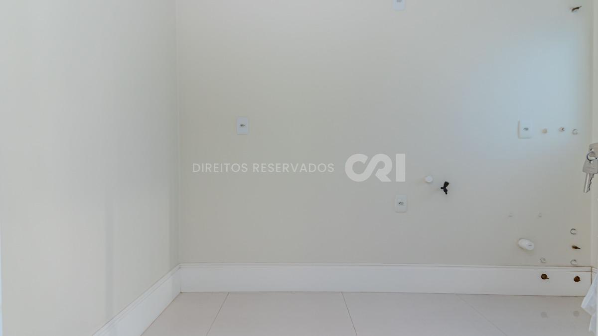 Apartamento duplex com 4 suítes no Edifício Le Majestic no Centro de Balneário Camboriú