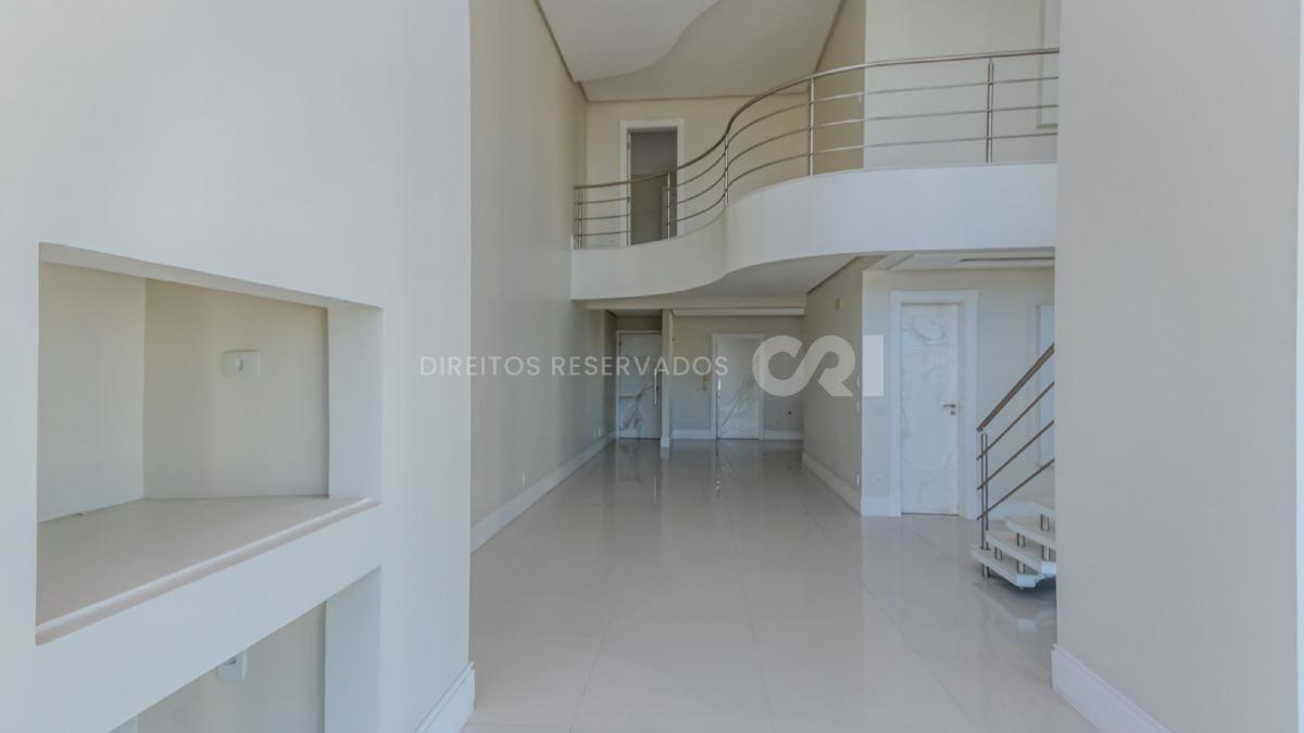 Apartamento duplex com 4 suítes no Residencial Le Majestic no Centro de Balneário Camboriú