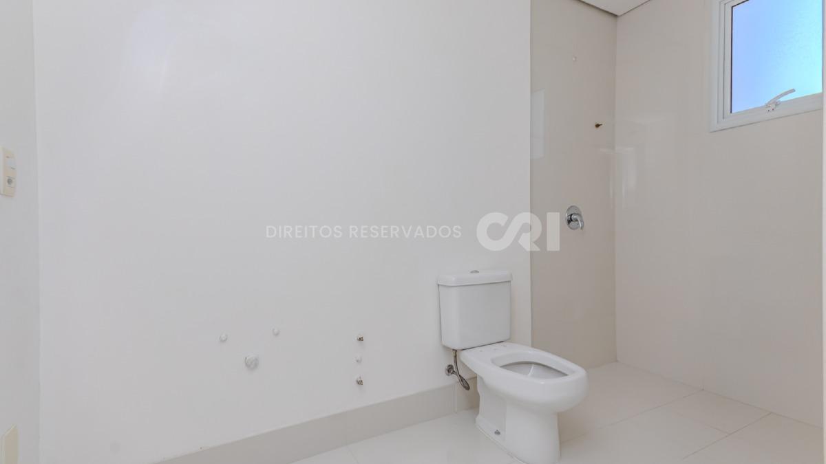 Apartamento duplex com 4 suítes no Residencial Le Majestic no Centro de Balneário Camboriú