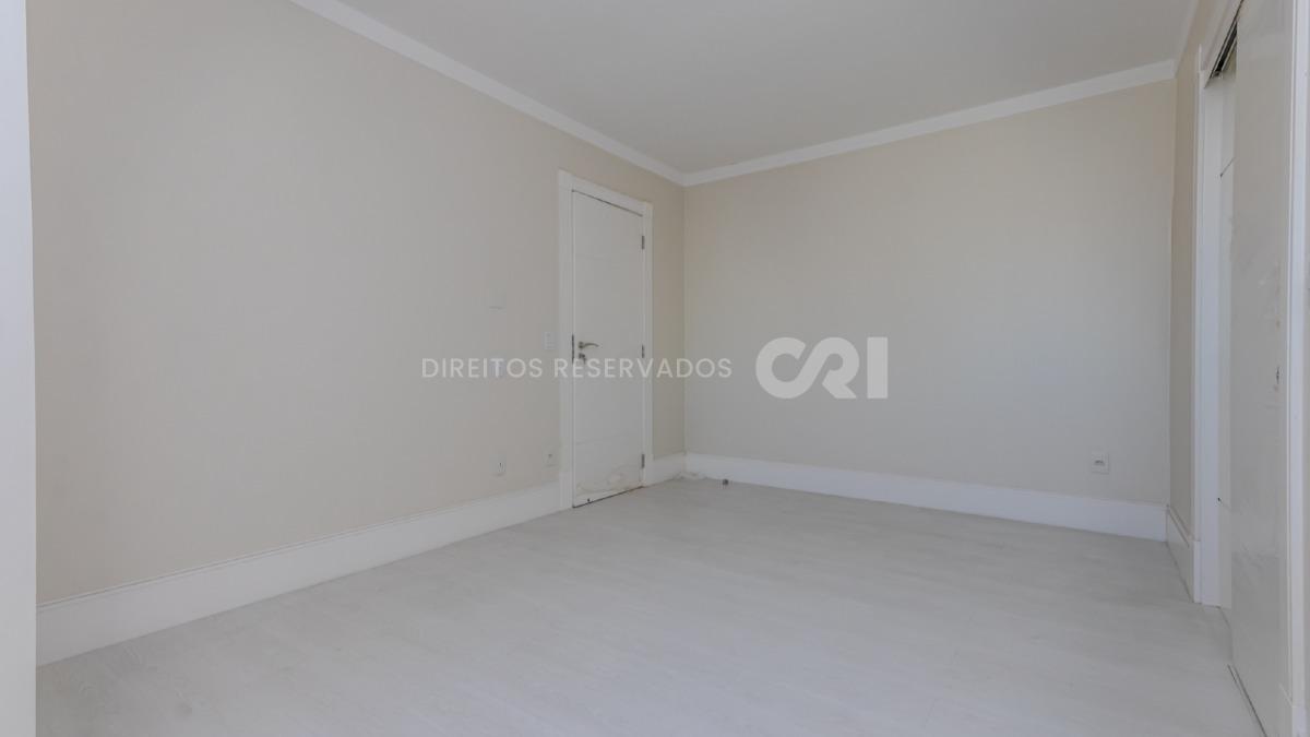 Apartamento duplex com 4 suítes no Residencial Le Majestic no Centro de Balneário Camboriú
