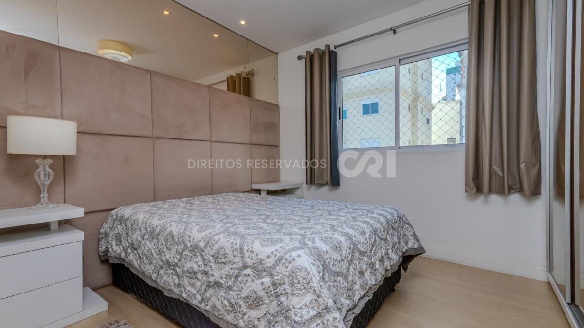Apartamento mobiliado com 4 quartos no Edifício Imperial Tower no Centro de Balneário Camboriú