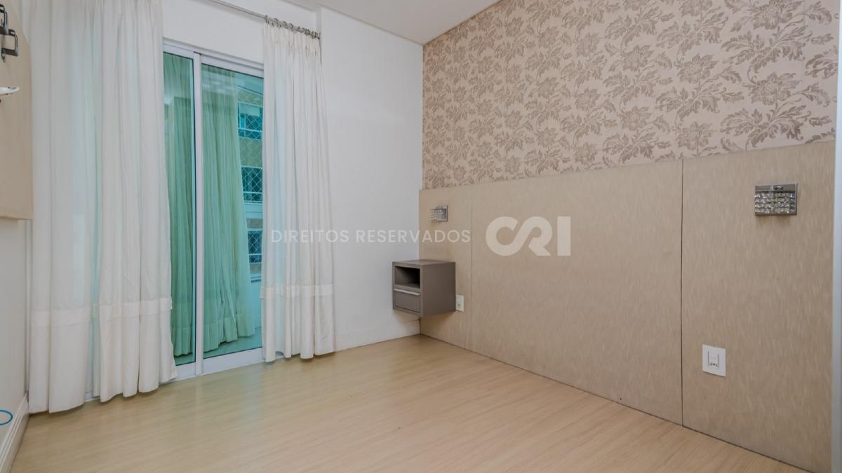 Apartamento mobiliado com 4 quartos no Edifício Imperial Tower no Centro de Balneário Camboriú