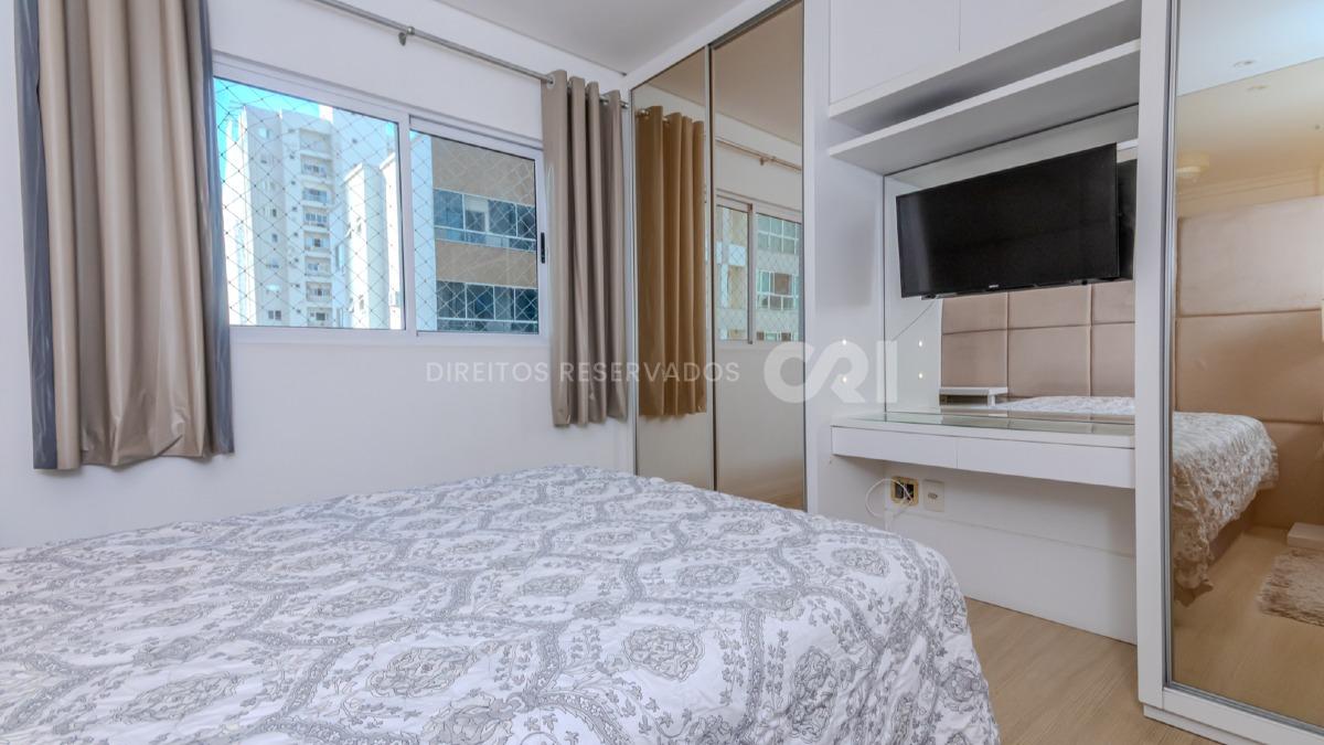 Apartamento mobiliado com 4 quartos no Edifício Imperial Tower no Centro de Balneário Camboriú