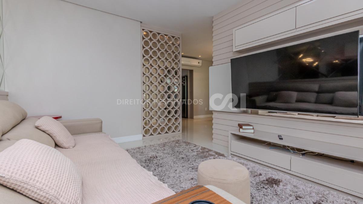 Apartamento mobiliado com 4 quartos no Edifício Imperial Tower no Centro de Balneário Camboriú