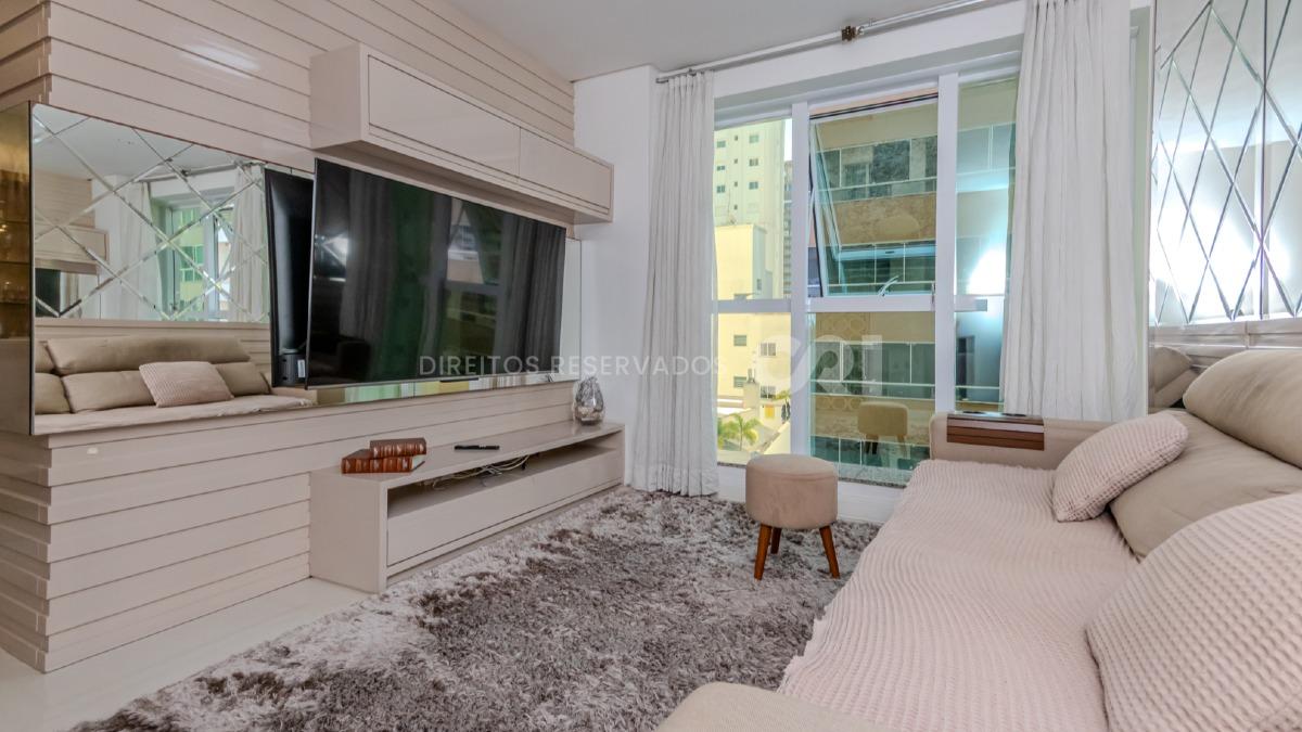 Apartamento mobiliado com 4 quartos no Edifício Imperial Tower no Centro de Balneário Camboriú