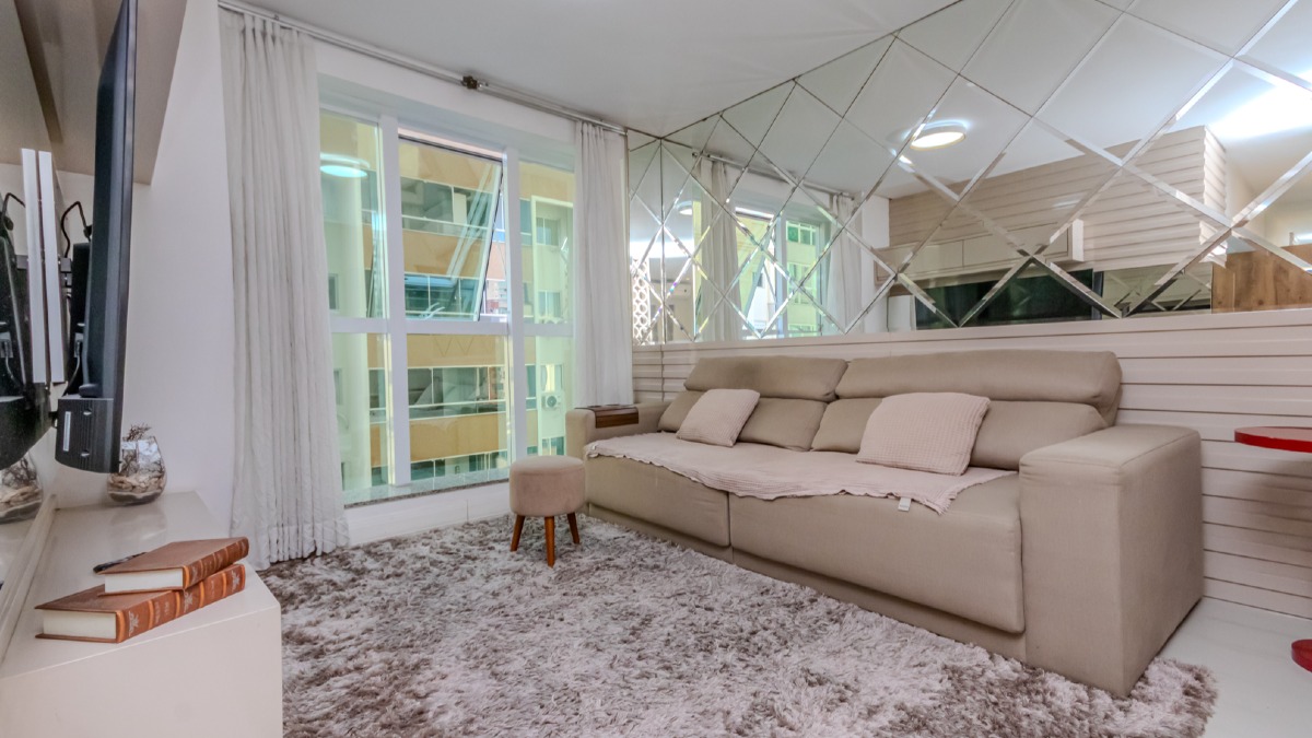 Apartamento mobiliado com 4 quartos no Edifício Imperial Tower no Centro de Balneário Camboriú