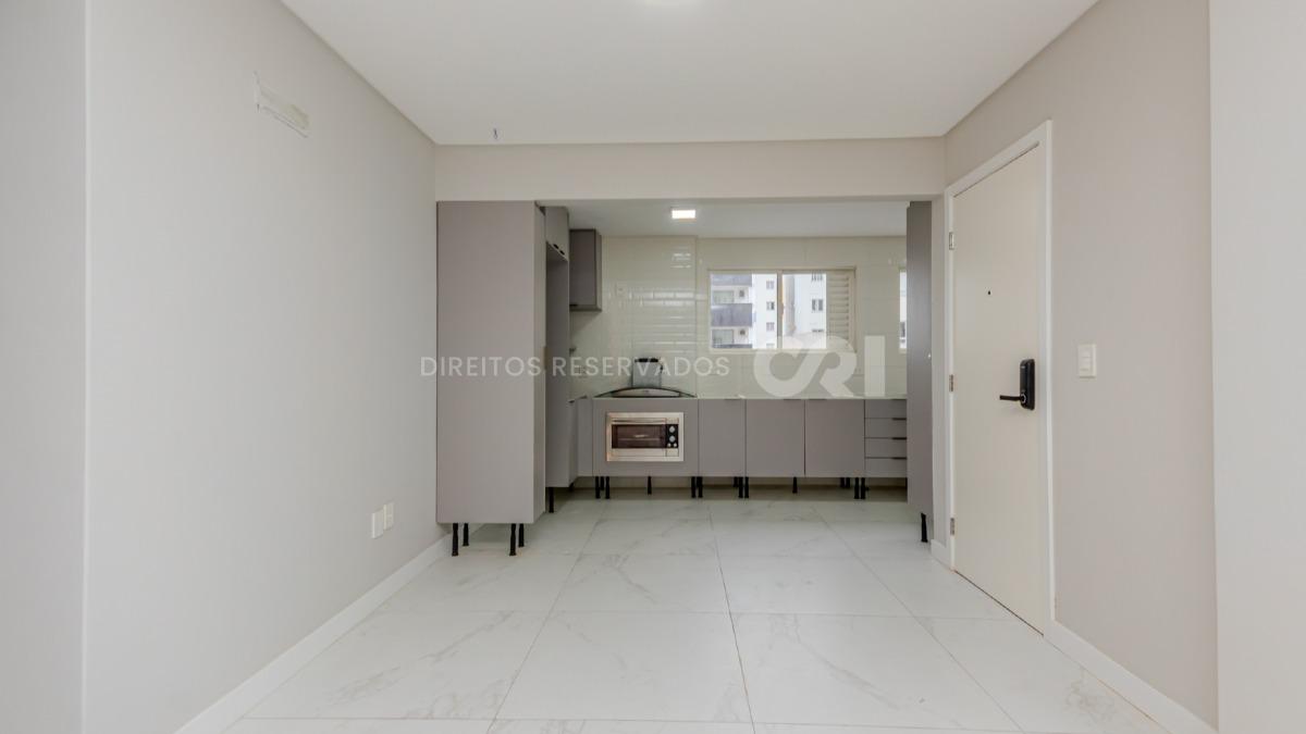 Apartamento com 3 dormitórios no Edifício Ana Capri no Centro em Balneário Camboriú