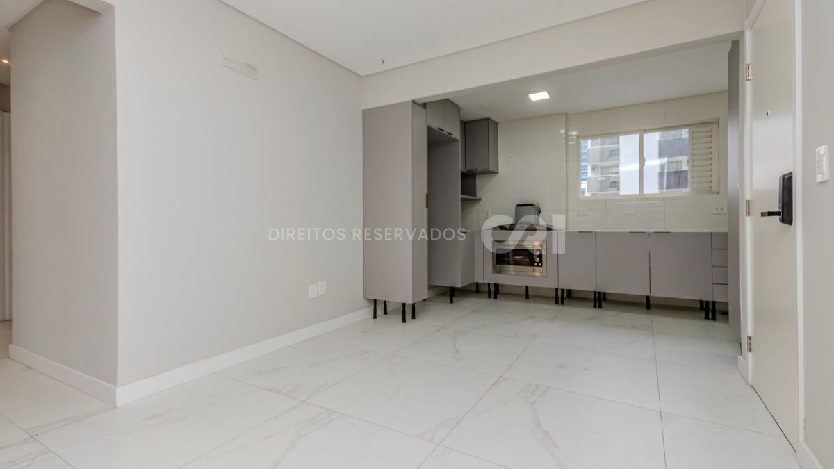 Apartamento com 3 dormitórios no Edifício Ana Capri no Centro em Balneário Camboriú