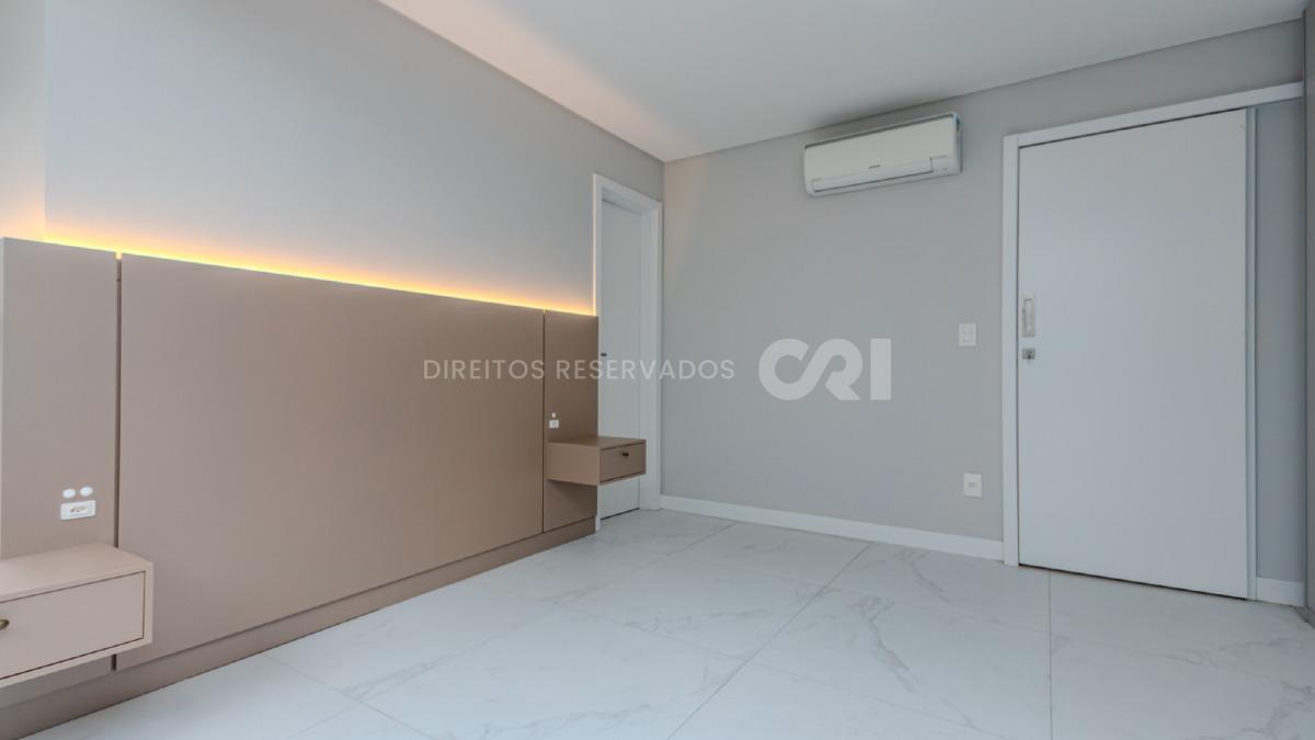 Apartamento com 3 dormitórios no Edifício Ana Capri no Centro em Balneário Camboriú