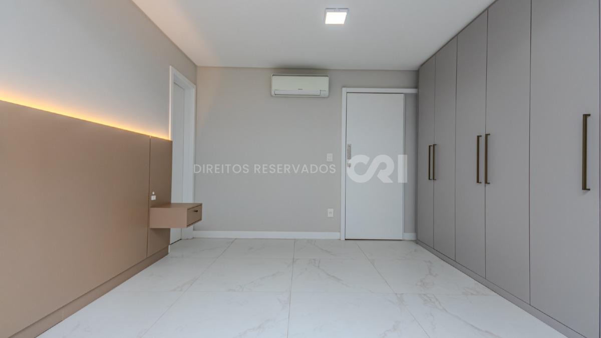 Apartamento com 3 dormitórios no Edifício Ana Capri no Centro em Balneário Camboriú