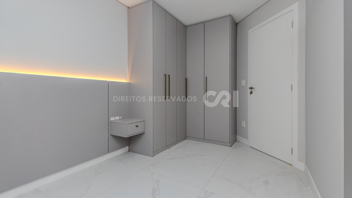 Apartamento com 3 dormitórios no Edifício Ana Capri no Centro em Balneário Camboriú