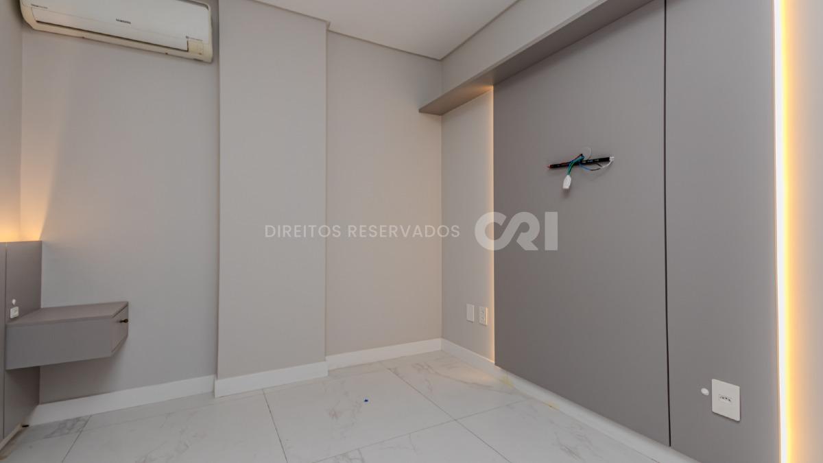Apartamento com 3 dormitórios no Edifício Ana Capri no Centro em Balneário Camboriú