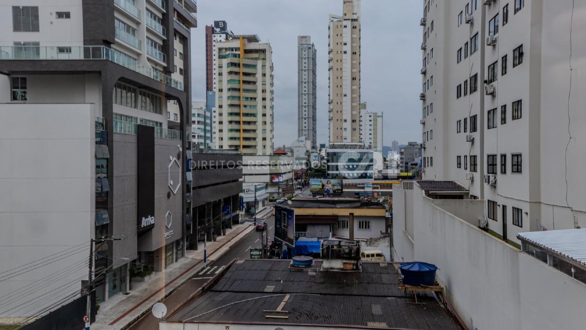 Apartamento com 3 dormitórios no Edifício Ana Capri no Centro em Balneário Camboriú
