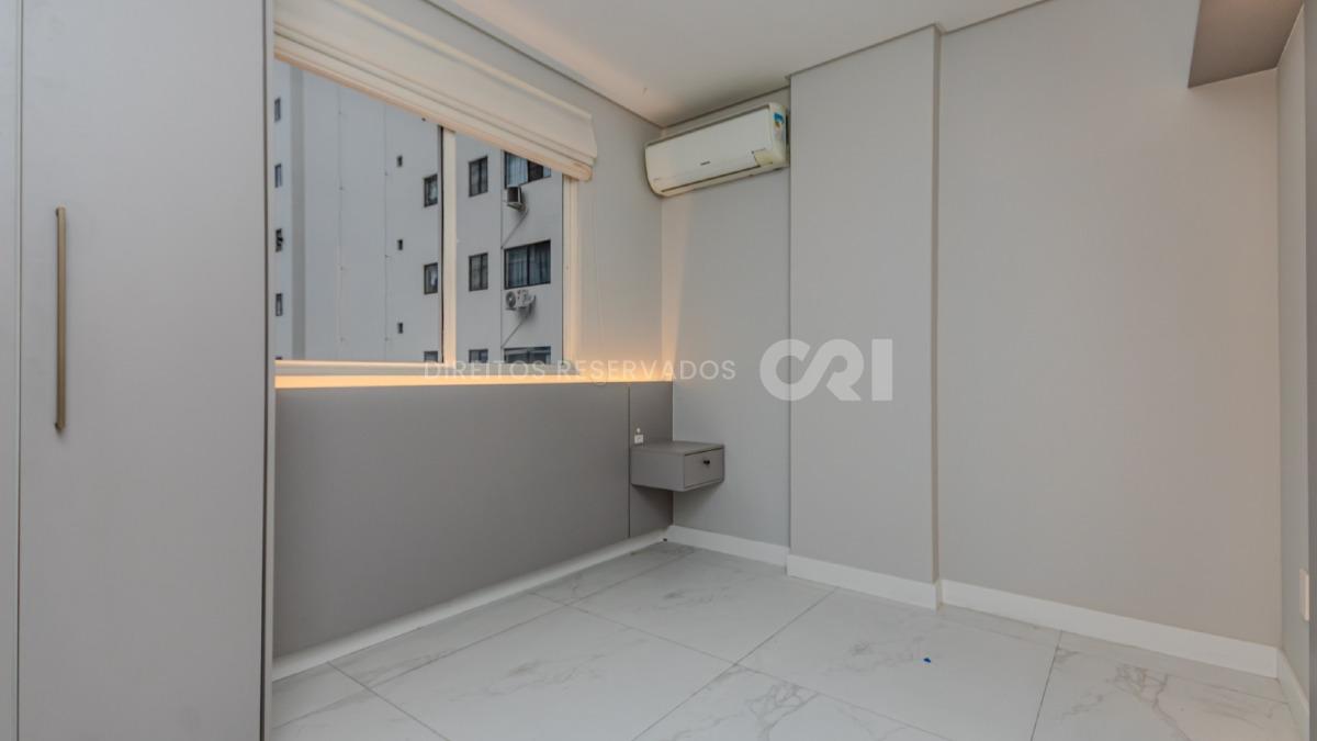 Apartamento com 3 dormitórios no Edifício Ana Capri no Centro em Balneário Camboriú