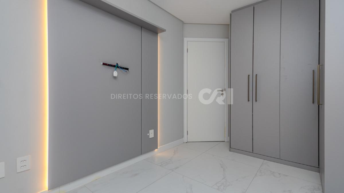 Apartamento com 3 dormitórios no Edifício Ana Capri no Centro em Balneário Camboriú